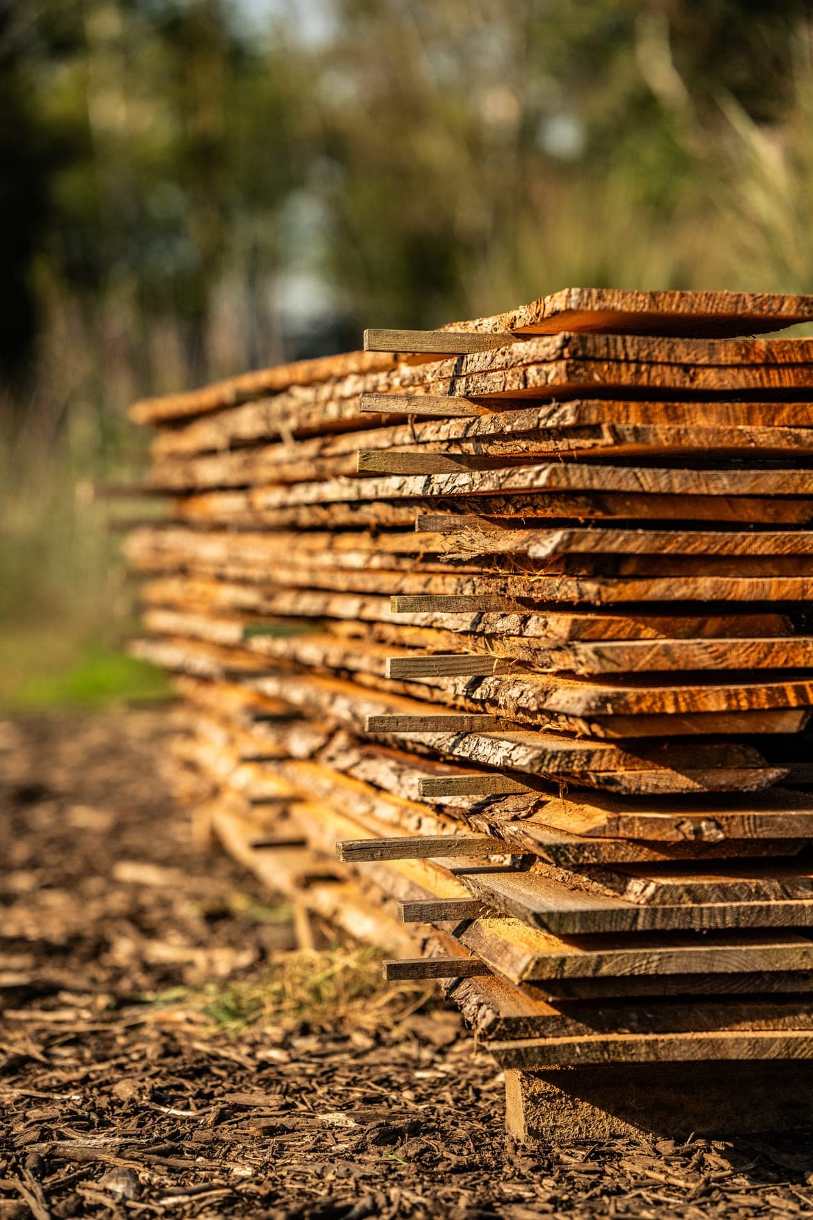 Houtplanken in het Woodfest atelier