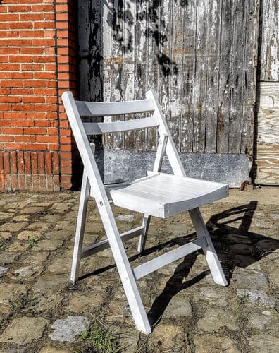 WITTE HOUTEN KLAPSTOELEN